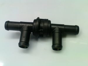 Обратный тосольный клапан  20mm (4 патрубка) ( аналог 22.1000.10.1000) купить в Хабаровске